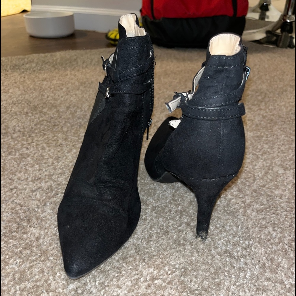 Unisa 8.5 black booties with stiletto heels
